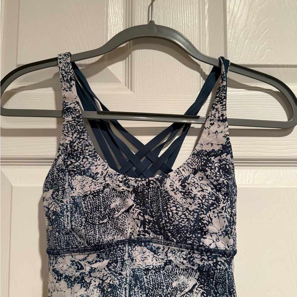 Lululemon sports bra
